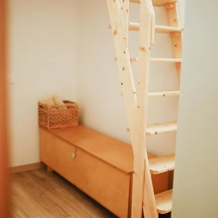 Melbourne Lane Hostel *