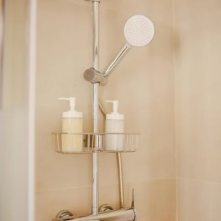 Melbourne Lane Hostel *