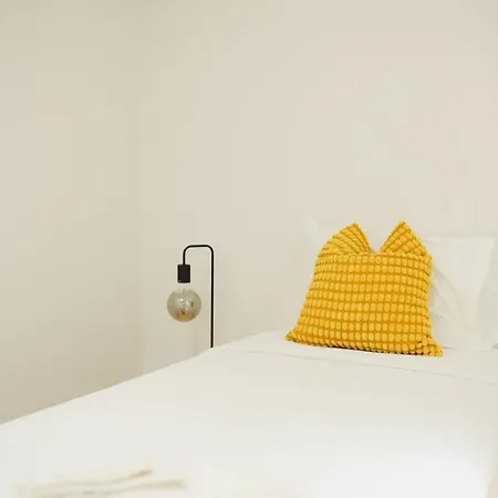 Melbourne Lane Hostel *