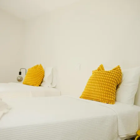 Melbourne Lane Hostel *